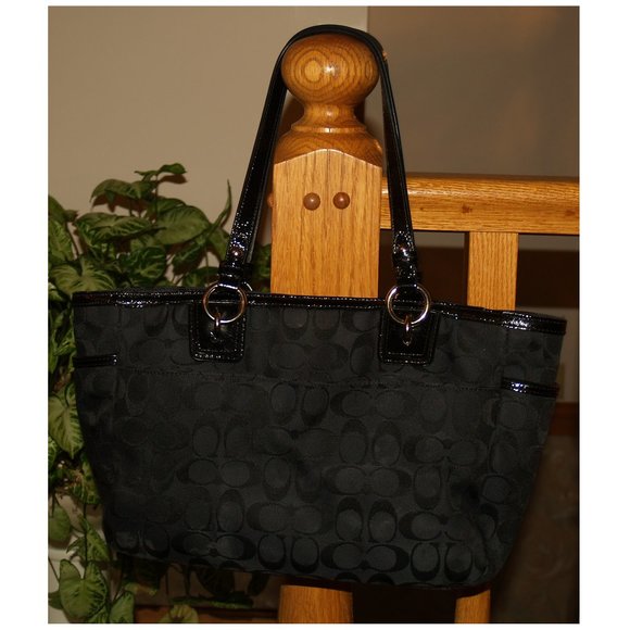 COACH A1394-23766E Black Signature Jacquard Medium Shoulder Bag - Picture 3 of 11